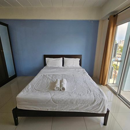 Si Fah At Bangsaen Hotel Ban Rong Khoei Exteriör bild