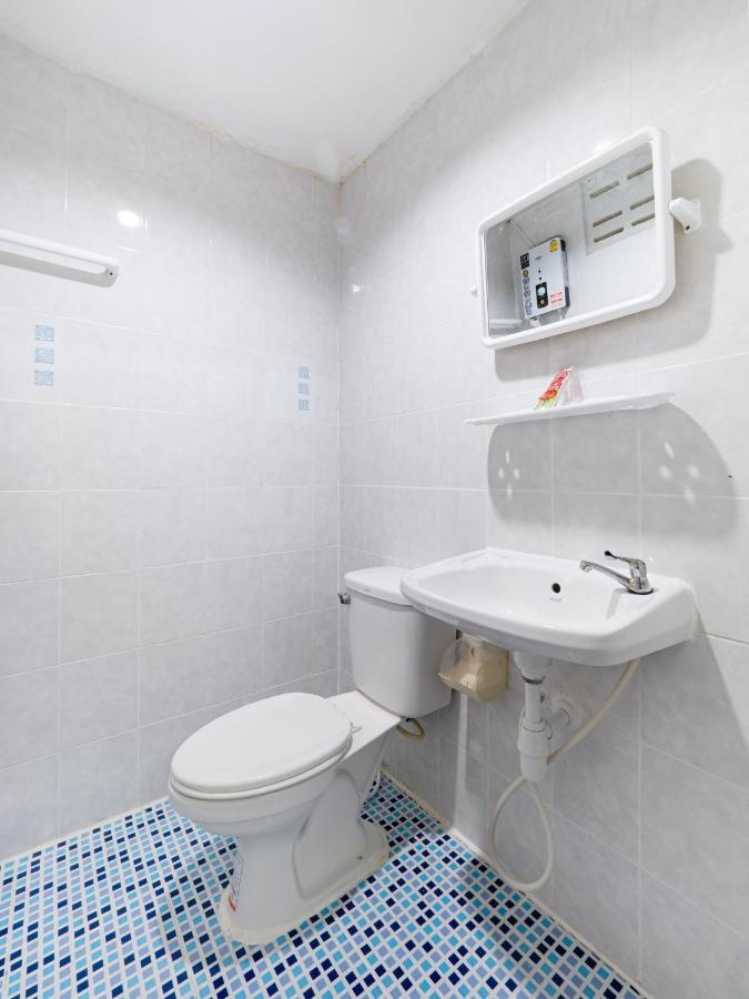 Si Fah At Bangsaen Hotel Ban Rong Khoei Exteriör bild