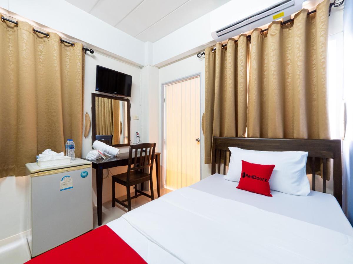 Si Fah At Bangsaen Hotel Ban Rong Khoei Exteriör bild