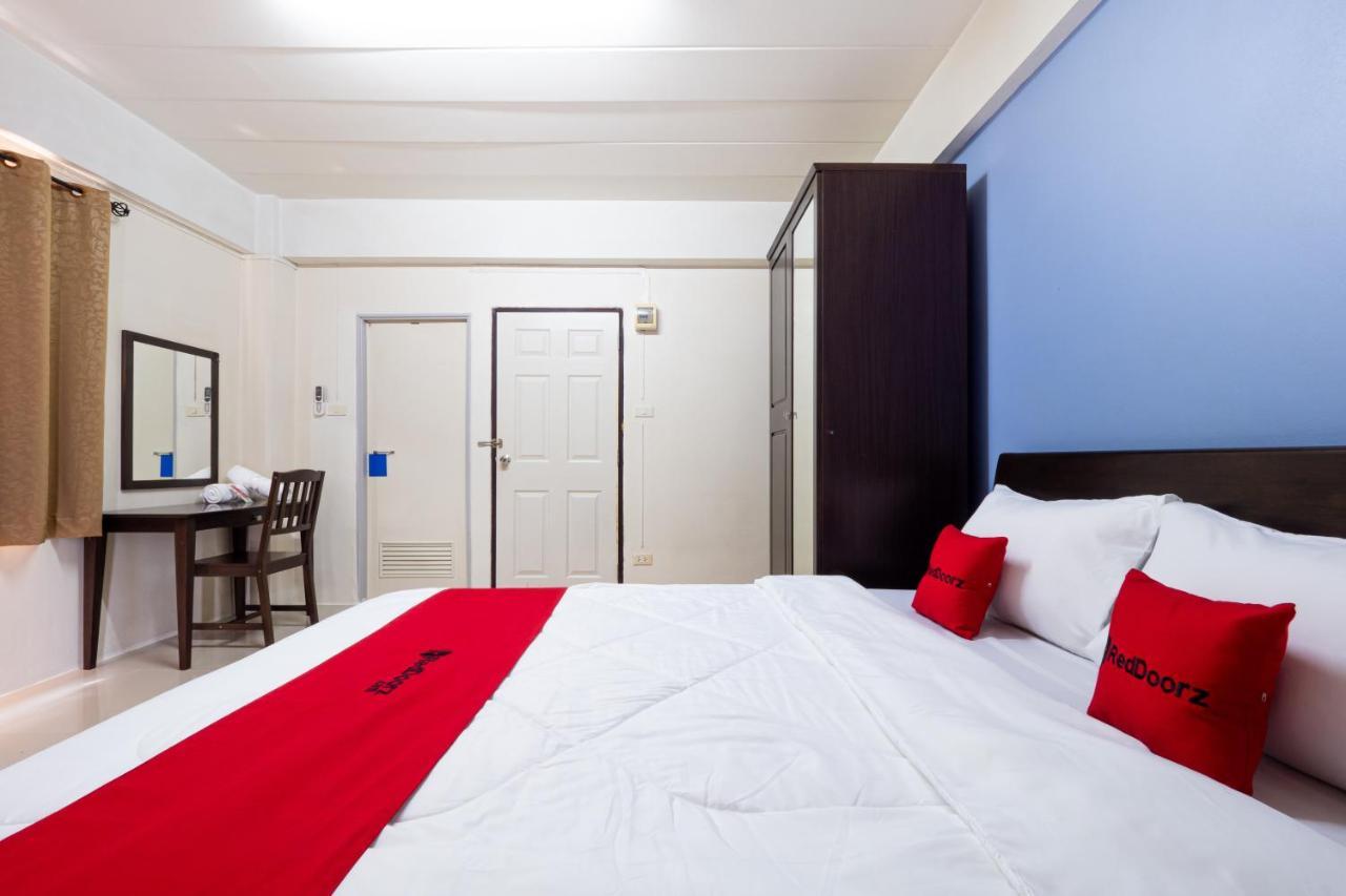 Si Fah At Bangsaen Hotel Ban Rong Khoei Exteriör bild