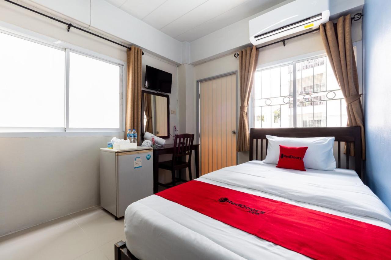 Si Fah At Bangsaen Hotel Ban Rong Khoei Exteriör bild