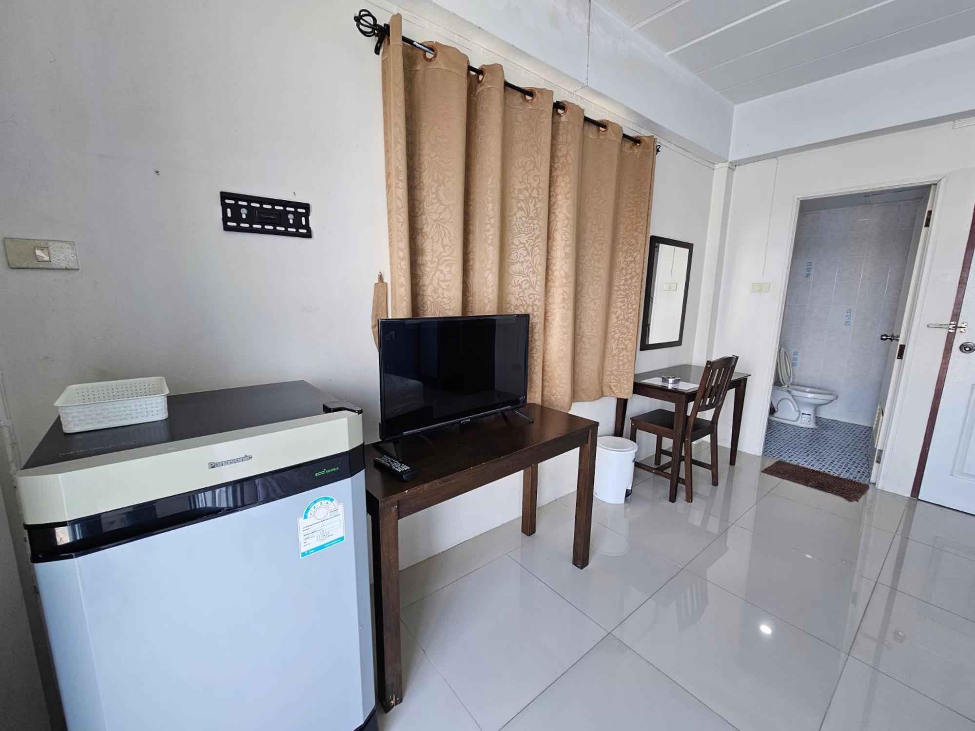 Si Fah At Bangsaen Hotel Ban Rong Khoei Exteriör bild