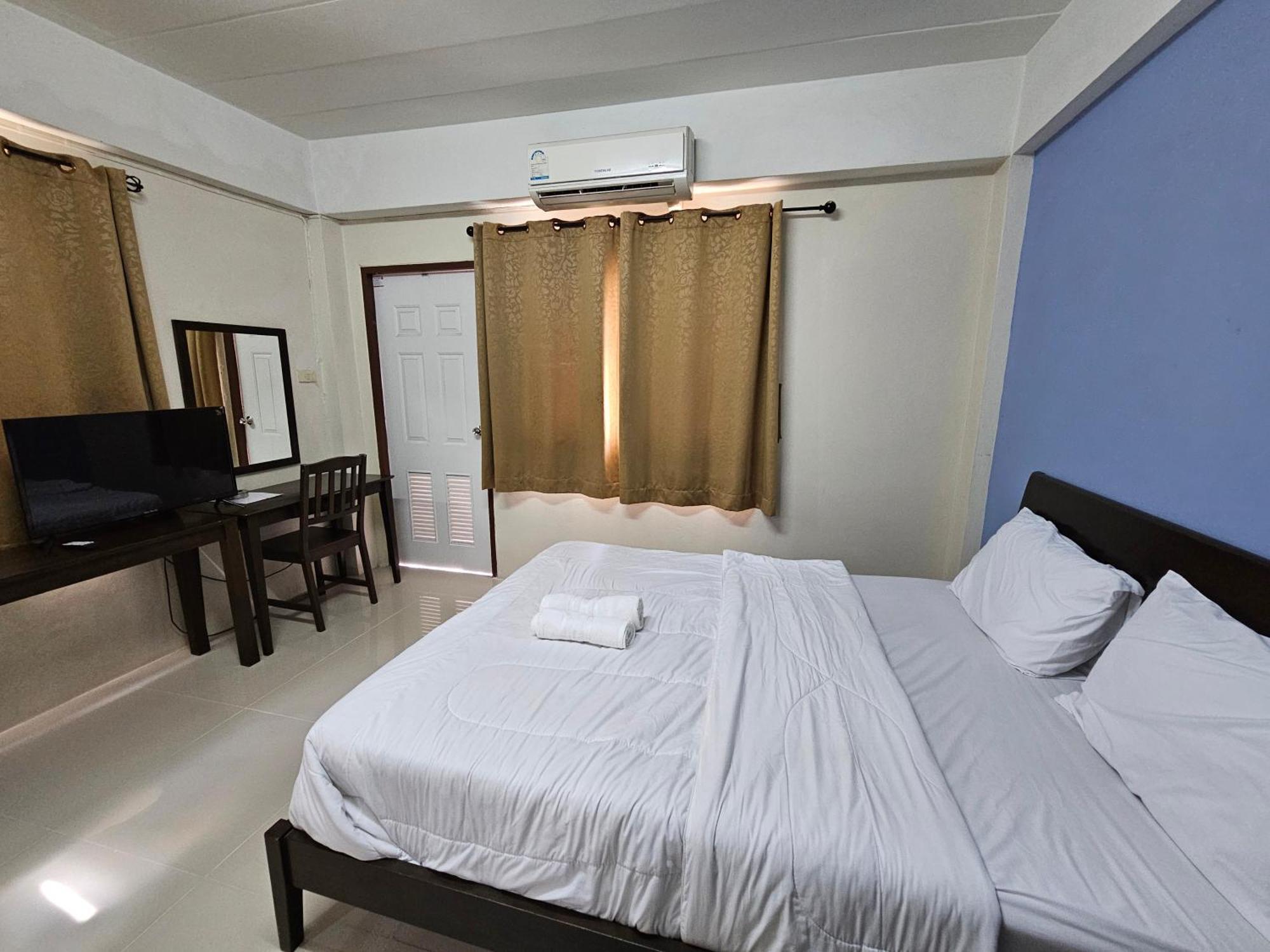 Si Fah At Bangsaen Hotel Ban Rong Khoei Exteriör bild
