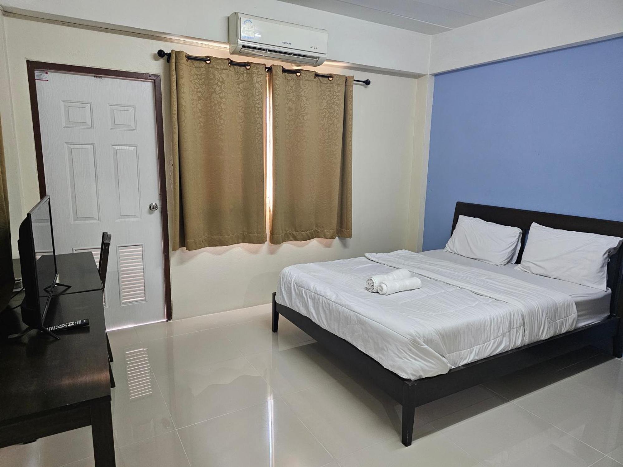 Si Fah At Bangsaen Hotel Ban Rong Khoei Exteriör bild
